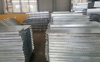 復(fù)合花紋鋼格柵板 復(fù)合花紋鋼格柵板